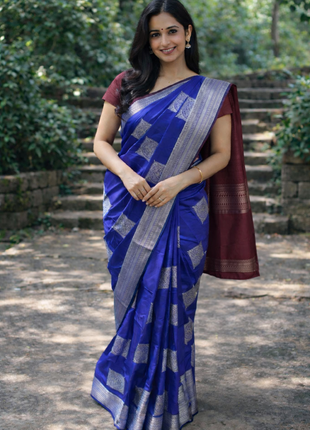 Kanchipuram Handloom Soft Silk Saree - LTS130 Royal Blue & Maroon